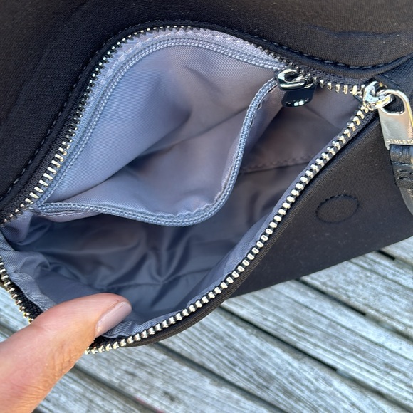 Athleta Revive convertible waistbag/clutch - Picture 5 of 9